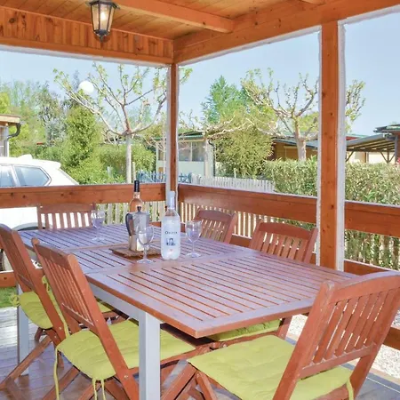 Two-bedroom Holiday In Casa vacanze Penta di Casinca